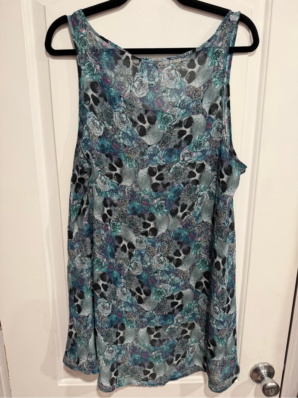 torrid Teal Multi Floral & Skull Scoop Tank Size Large - Picture 3 of 5